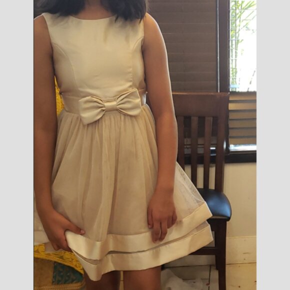 Gorgeous Ivory Cream Girls Dress Size 10 /11 - Picture 3 of 3